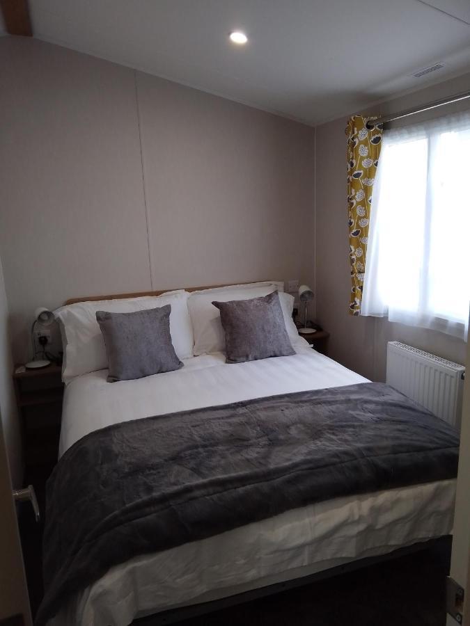 3 Bed ,Sleeps 8 Caravan California Cliffs Holiday Park Scratby Екстер'єр фото