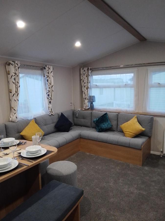 3 Bed ,Sleeps 8 Caravan California Cliffs Holiday Park Scratby Екстер'єр фото