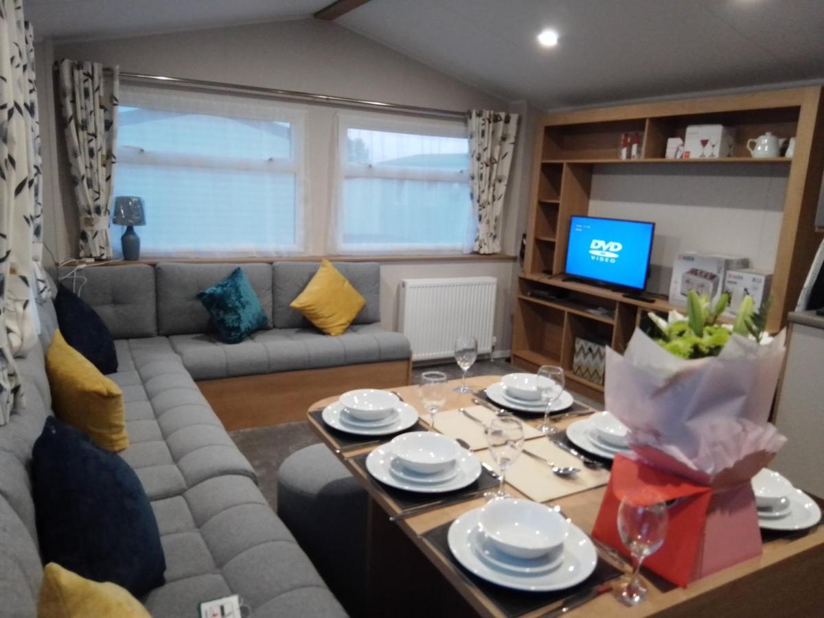 3 Bed ,Sleeps 8 Caravan California Cliffs Holiday Park Scratby Екстер'єр фото