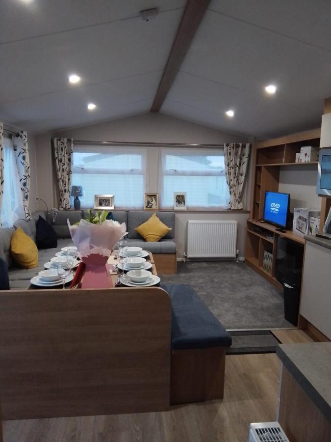 3 Bed ,Sleeps 8 Caravan California Cliffs Holiday Park Scratby Екстер'єр фото