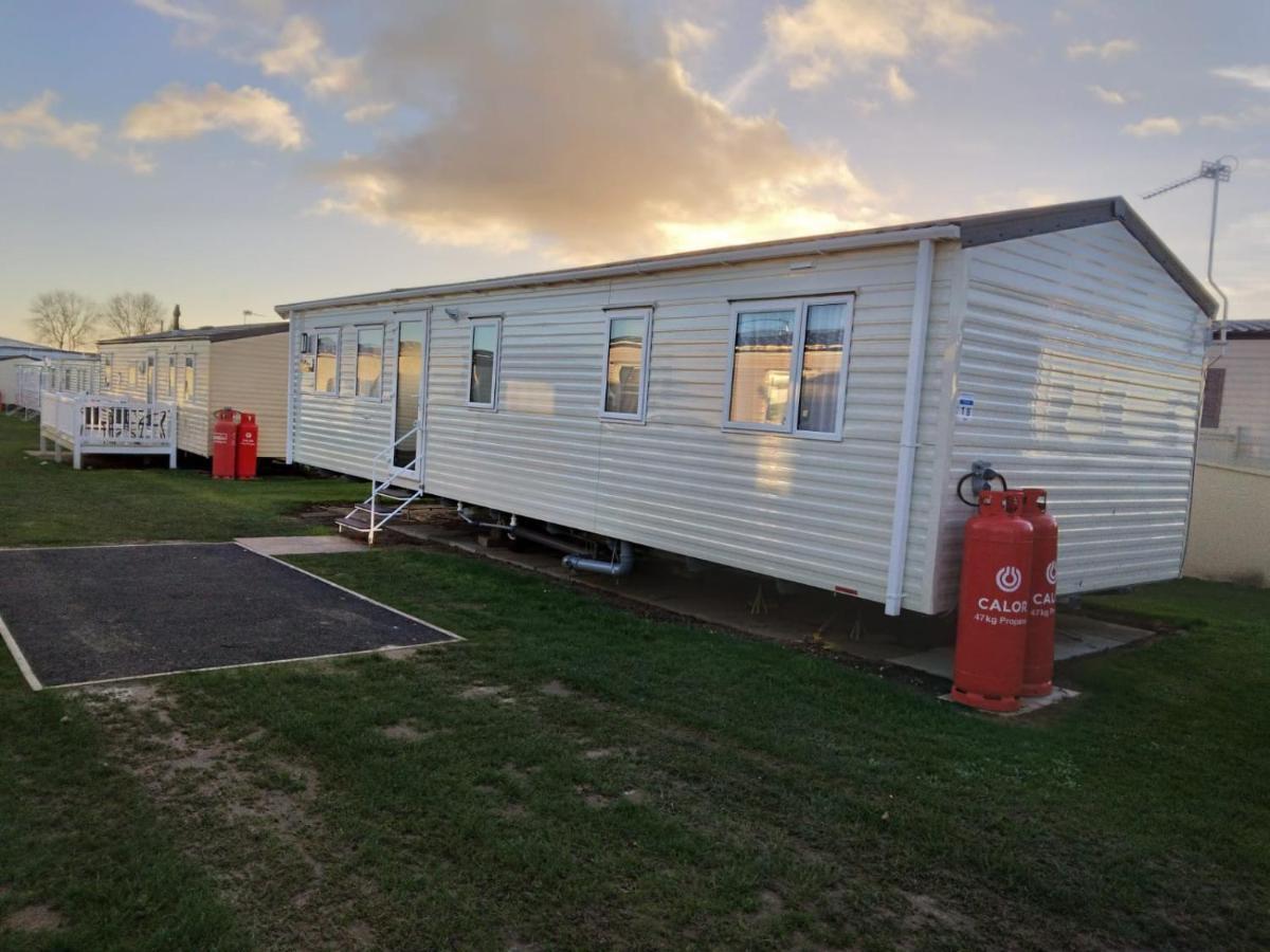 3 Bed ,Sleeps 8 Caravan California Cliffs Holiday Park Scratby Екстер'єр фото